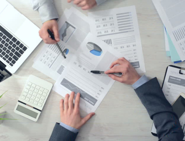 Бухгалтер в штате или аутсорсинг: сравнительный расчёт реальной стоимости в 2026 году